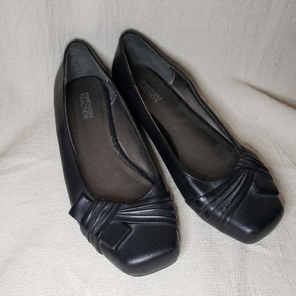 Kenneth Cole Reaction Flats